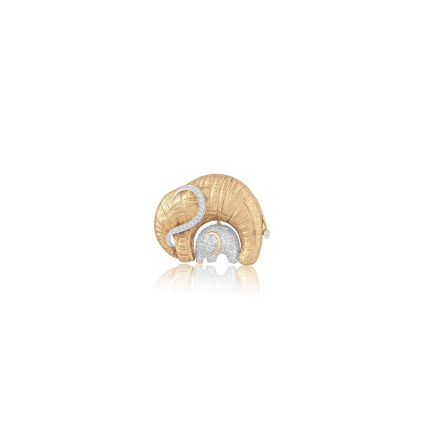 The Regal Trunk Brooch